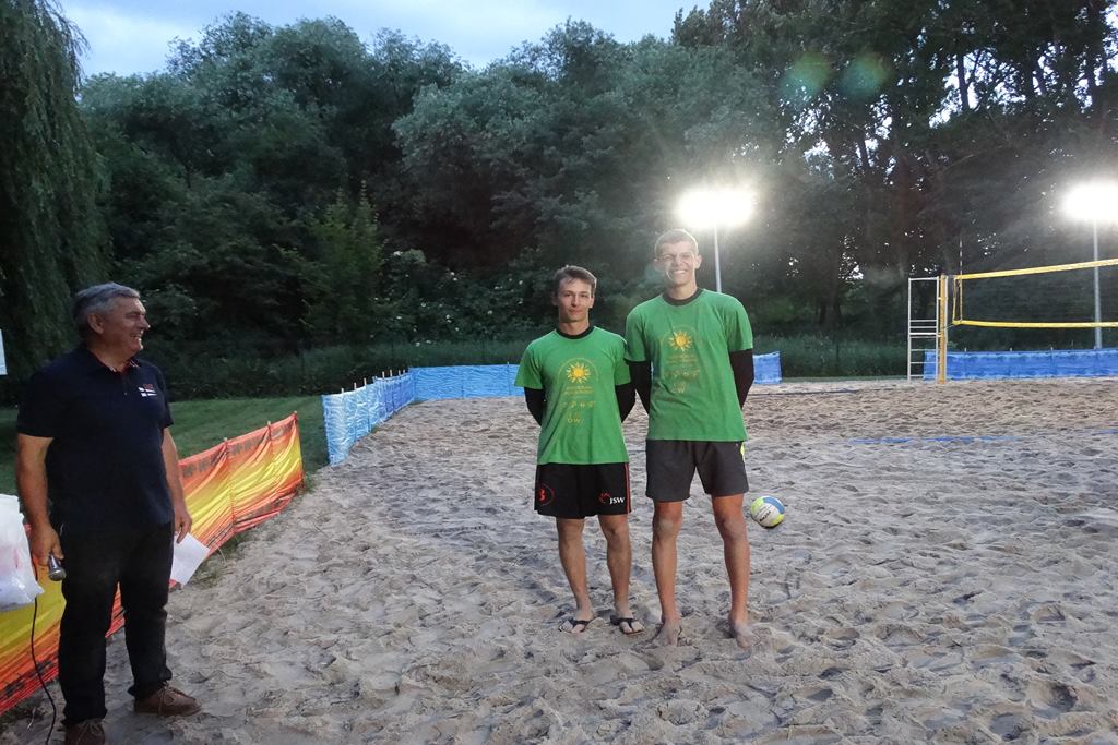 FLEKS i KEKS zwycięzcami Turnieju Siatkówki Plażowej