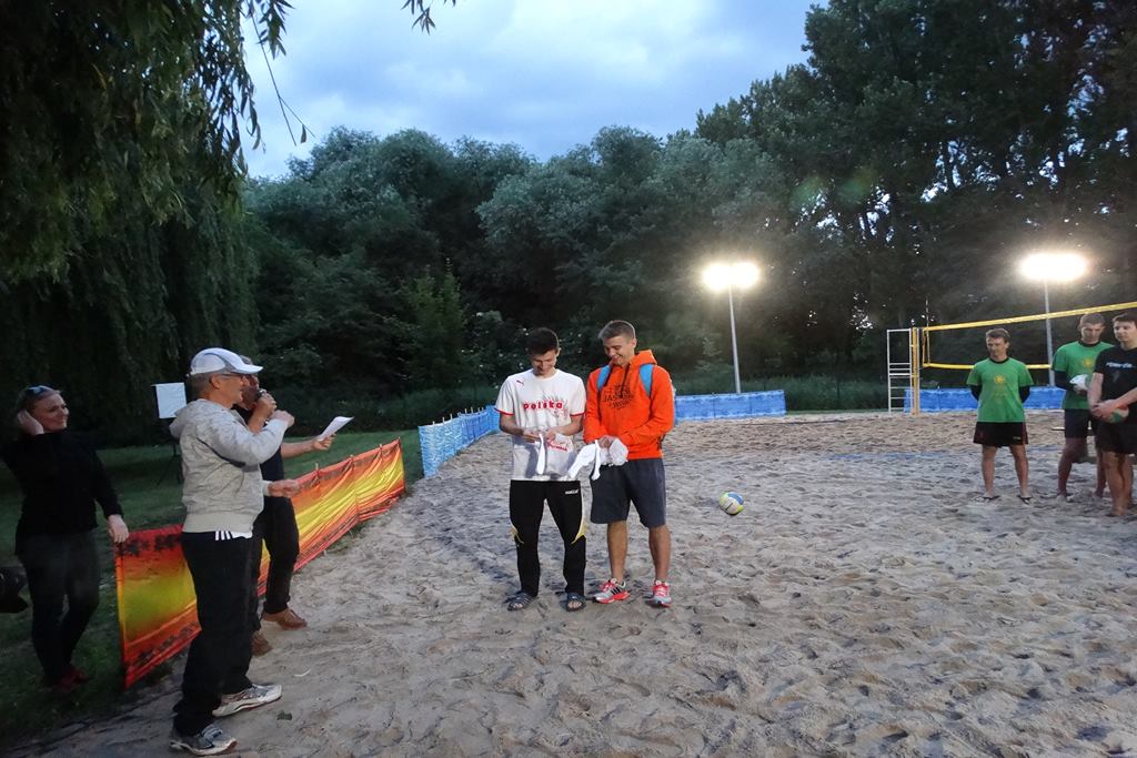 FLEKS i KEKS zwycięzcami Turnieju Siatkówki Plażowej
