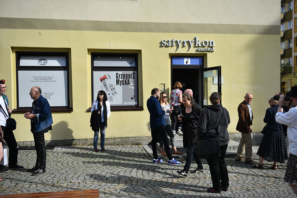 Wernisaż wystawy prac Grzegorza Myćki w Galerii Satyrykon