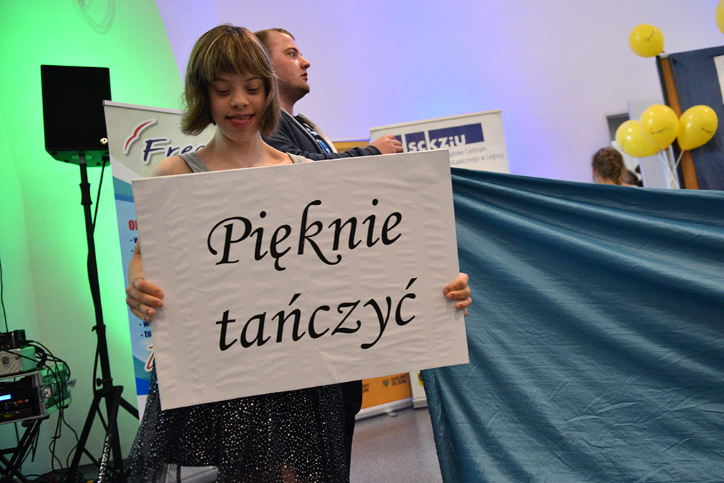 Niepełnosprawni z całego regionu witali lato w Zamku Piastowskim