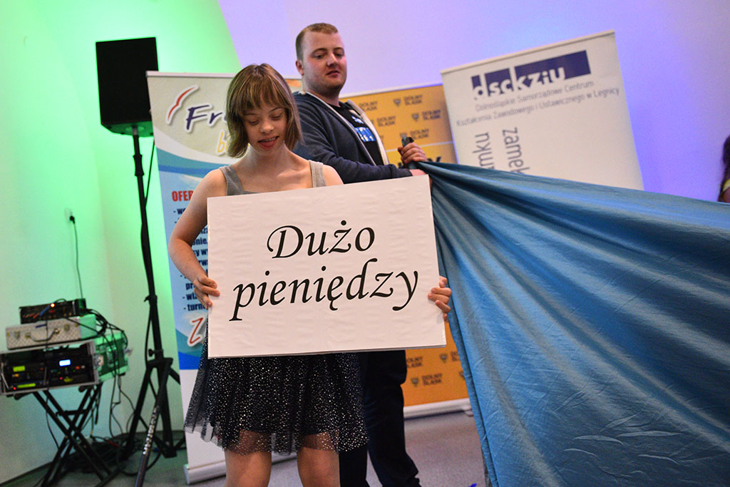 Niepełnosprawni z całego regionu witali lato w Zamku Piastowskim