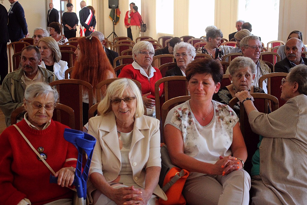 Rada miejska wręczyła tytuł, nagrody i odznaczenia
