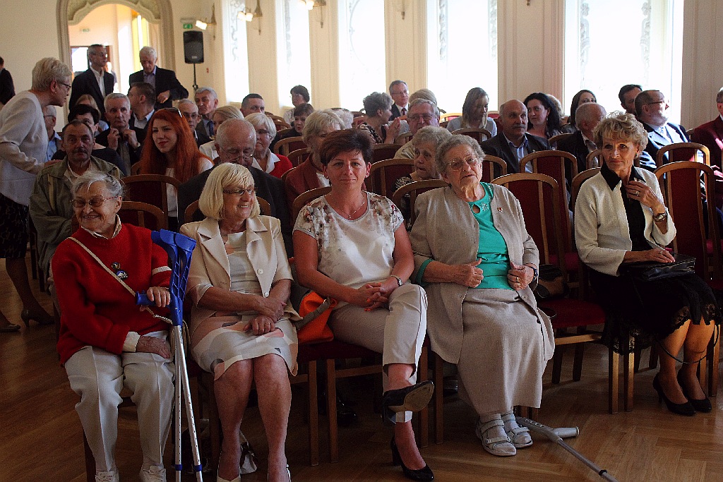 Rada miejska wręczyła tytuł, nagrody i odznaczenia
