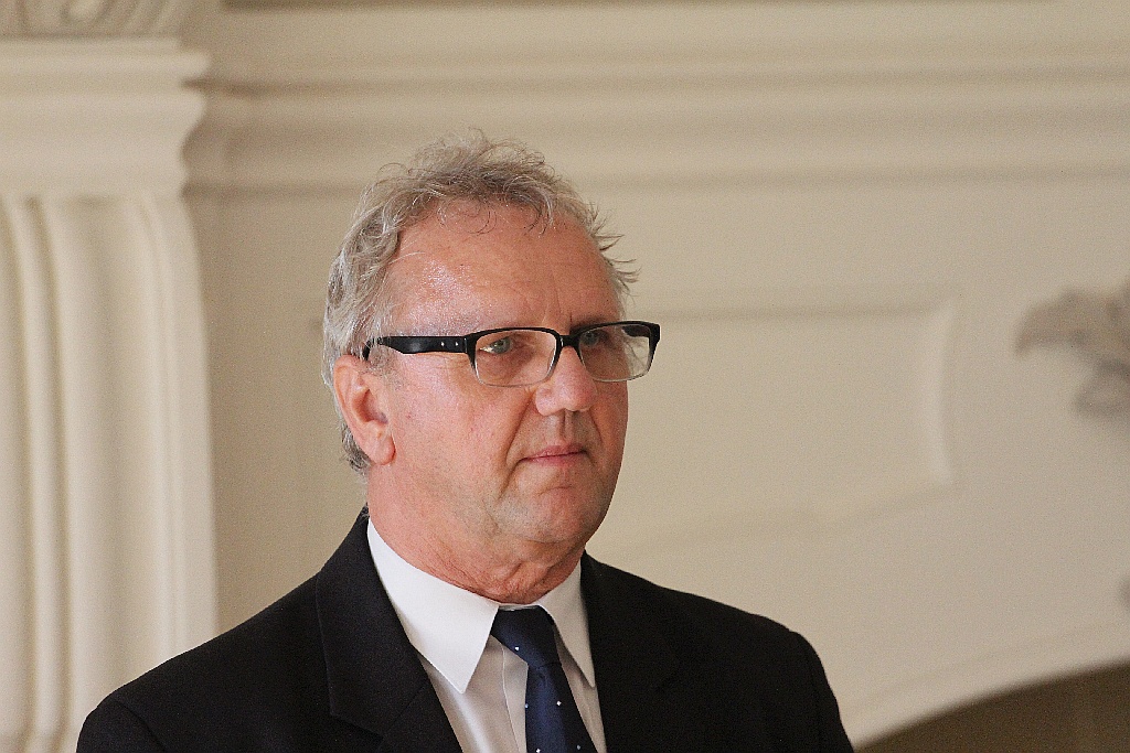 Rada miejska wręczyła tytuł, nagrody i odznaczenia
