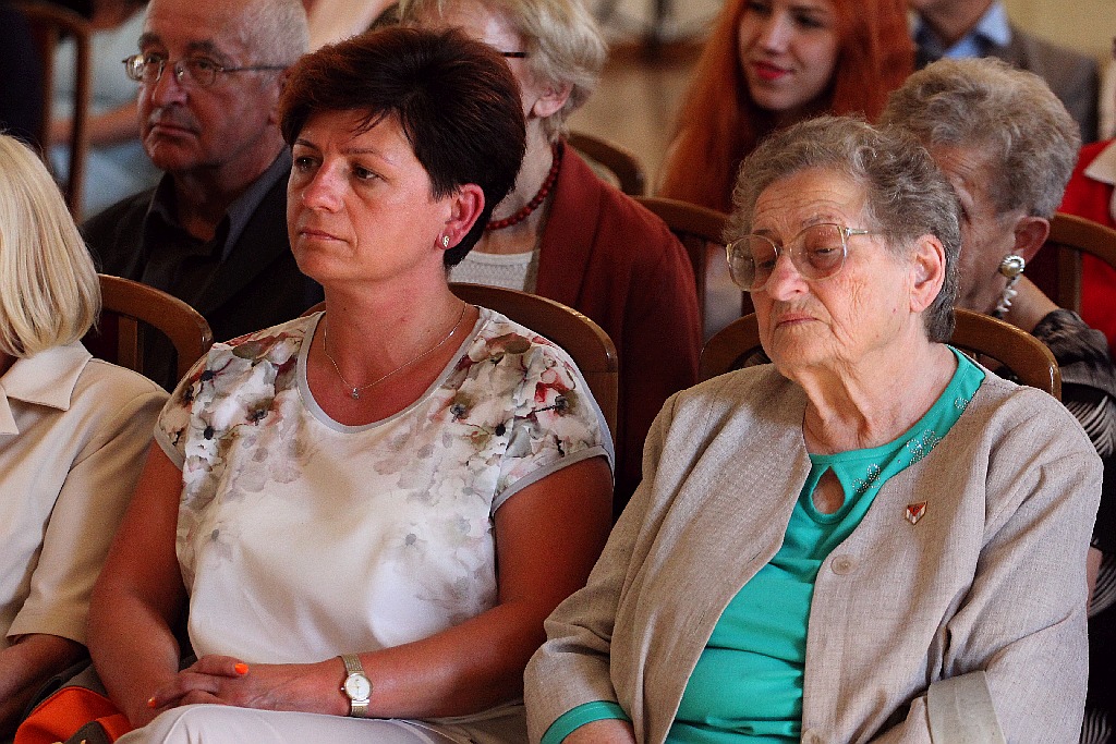 Rada miejska wręczyła tytuł, nagrody i odznaczenia
