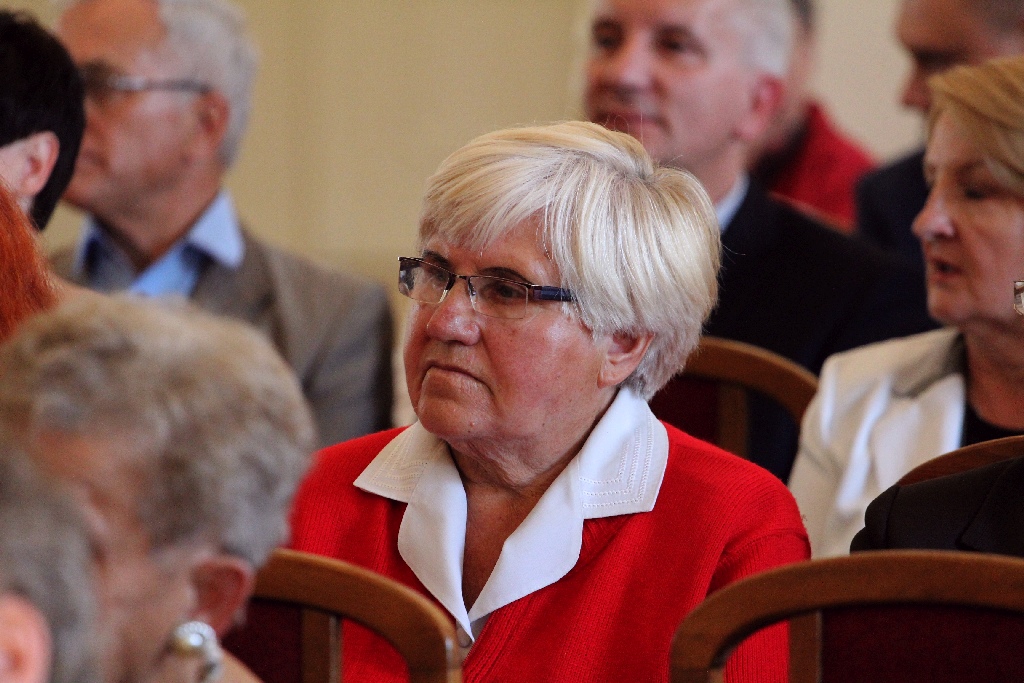 Rada miejska wręczyła tytuł, nagrody i odznaczenia
