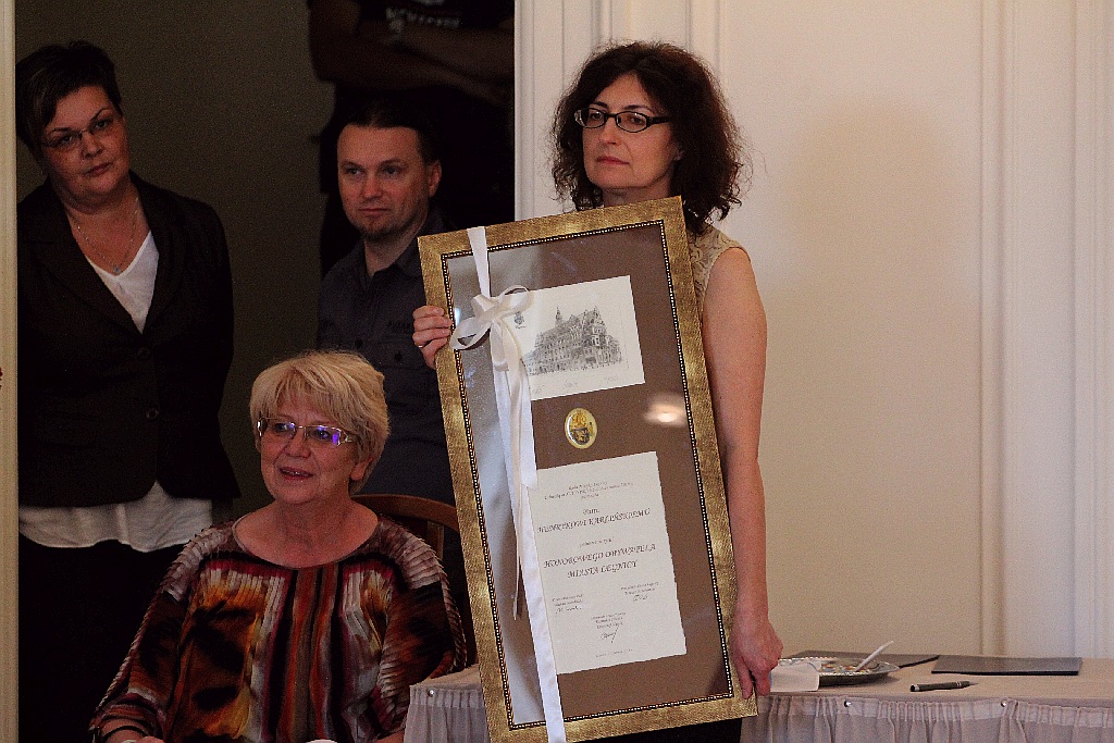 Rada miejska wręczyła tytuł, nagrody i odznaczenia
