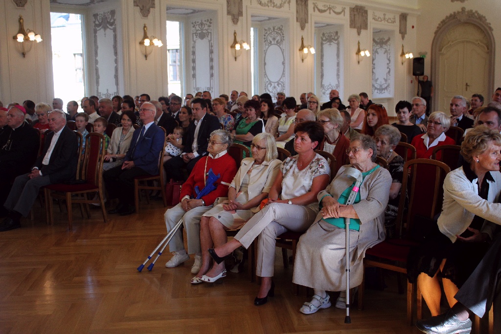 Rada miejska wręczyła tytuł, nagrody i odznaczenia
