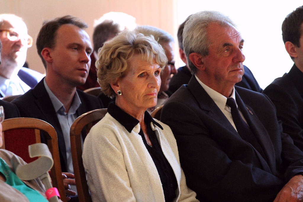 Rada miejska wręczyła tytuł, nagrody i odznaczenia
