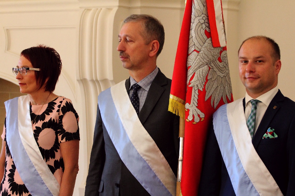 Rada miejska wręczyła tytuł, nagrody i odznaczenia

