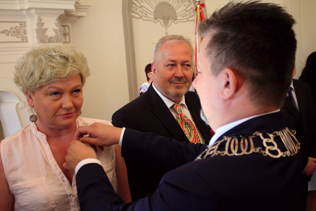 Rada miejska wręczyła tytuł, nagrody i odznaczenia

