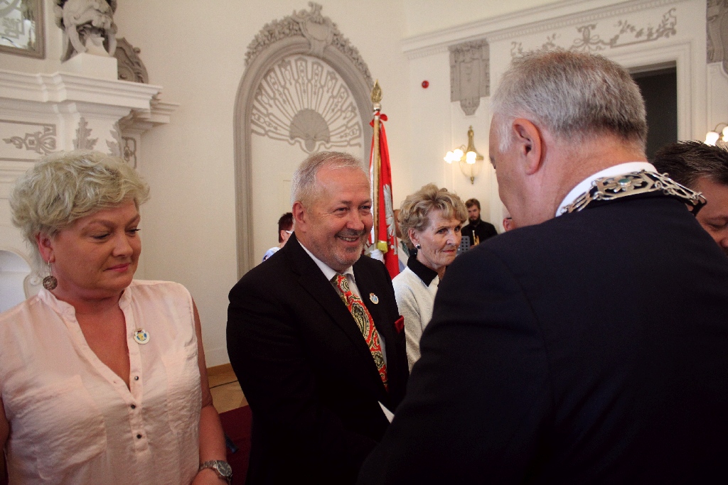 Rada miejska wręczyła tytuł, nagrody i odznaczenia
