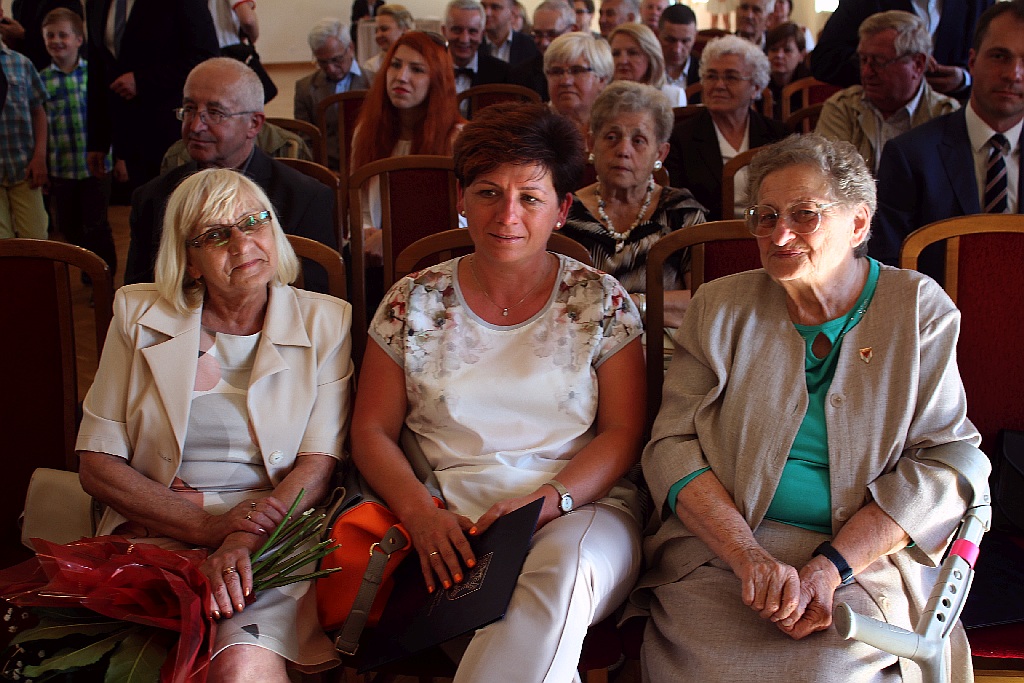 Rada miejska wręczyła tytuł, nagrody i odznaczenia
