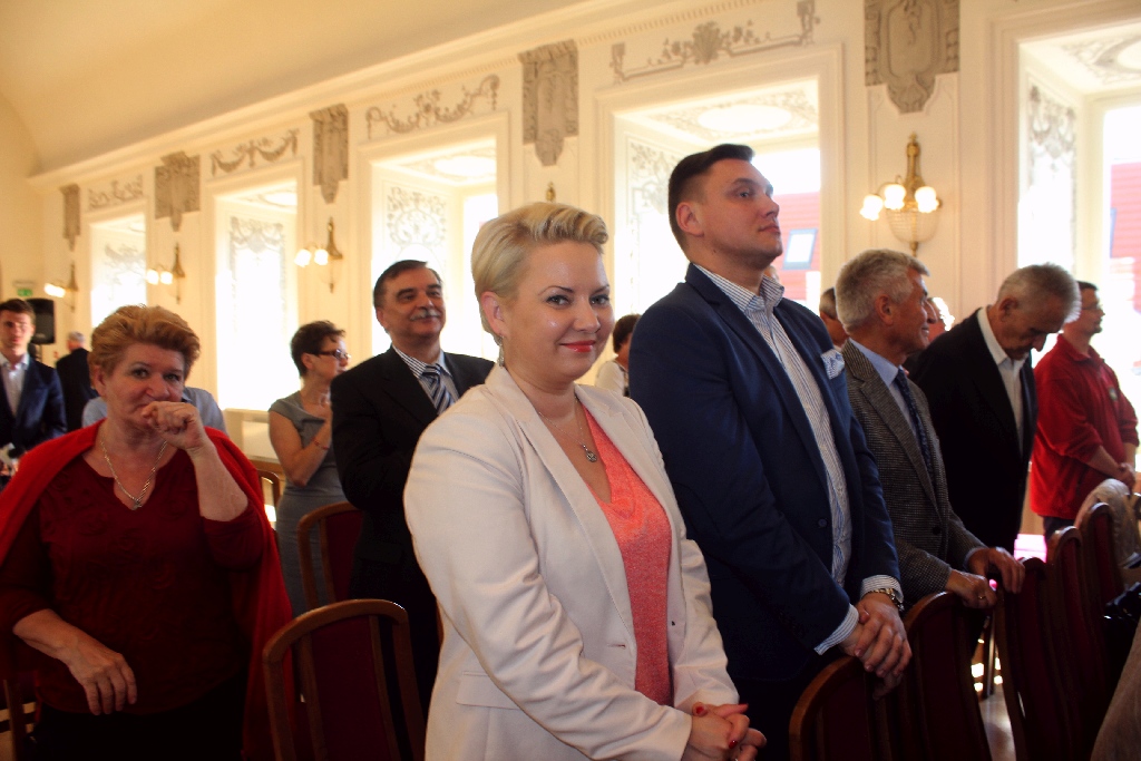 Rada miejska wręczyła tytuł, nagrody i odznaczenia

