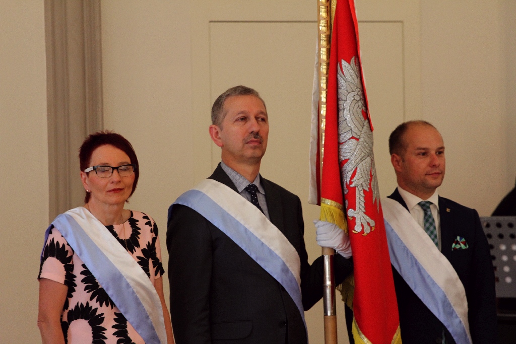 Rada miejska wręczyła tytuł, nagrody i odznaczenia
