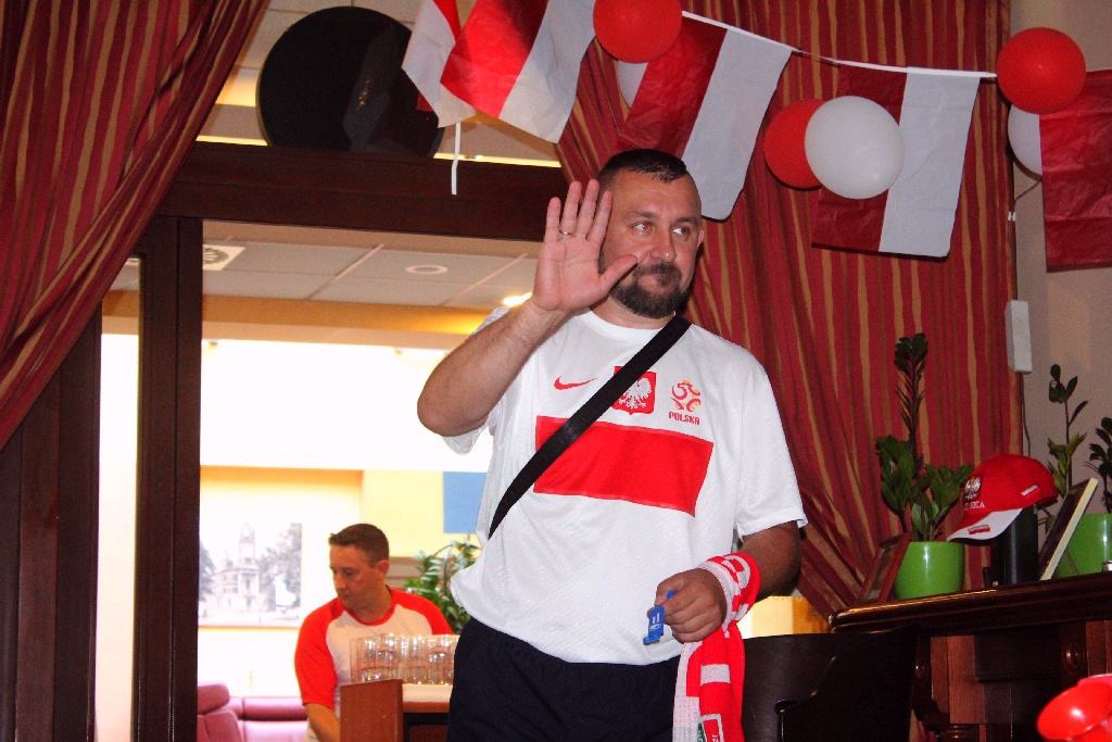 Zobaczcie jak legniczanie kibicowali Polsce w Irish Pub