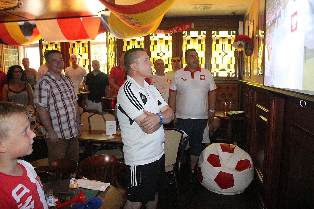 Zobaczcie jak legniczanie kibicowali Polsce w Irish Pub