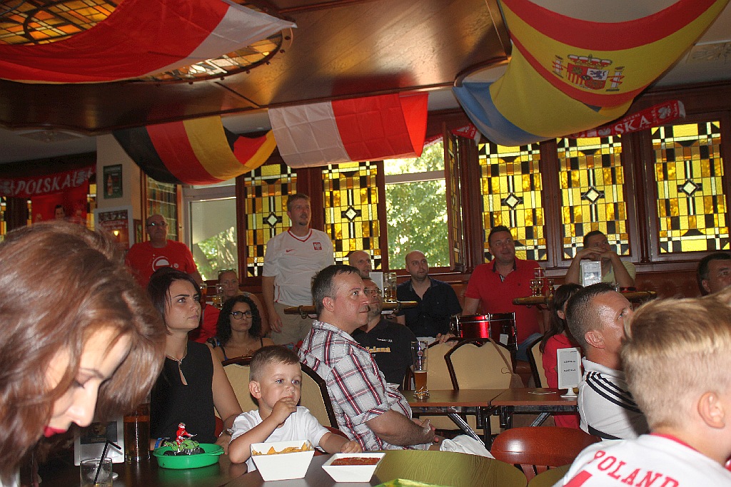 Zobaczcie jak legniczanie kibicowali Polsce w Irish Pub