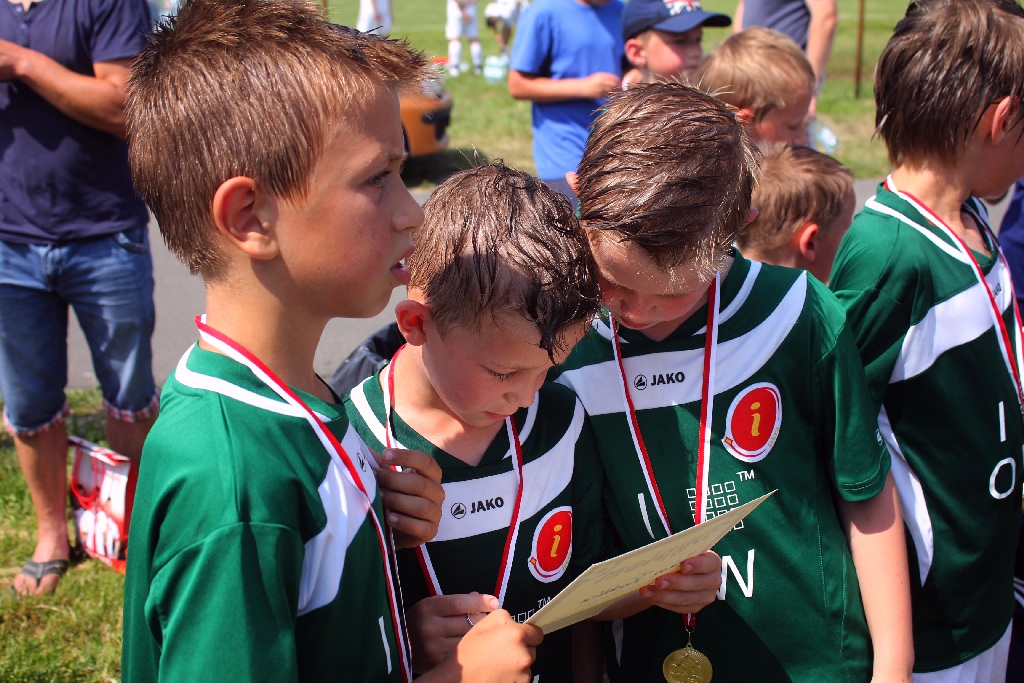 Drużyna Dębu Siedliska wygrała turniej im J.Lewandowskiego.
