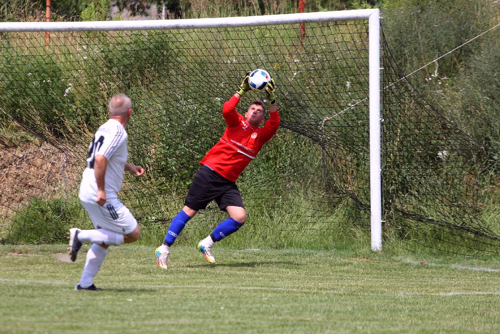 Drużyna Dębu Siedliska wygrała turniej im J.Lewandowskiego.

