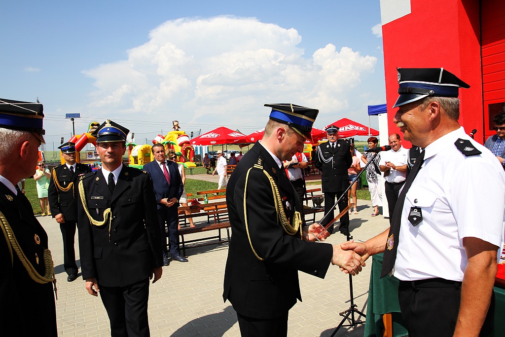 Strażacy Ochotnicy z Raczkowej mają sztandar i nową remizę