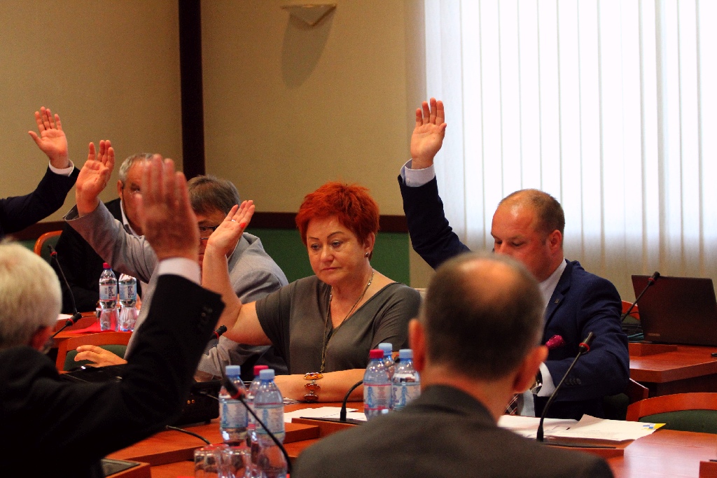 W poniedziałek miejscy radni obradowali na czerwcowej sesji