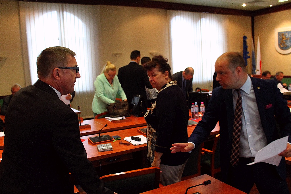 W poniedziałek miejscy radni obradowali na czerwcowej sesji