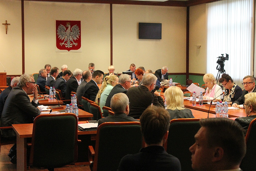 W poniedziałek miejscy radni obradowali na czerwcowej sesji