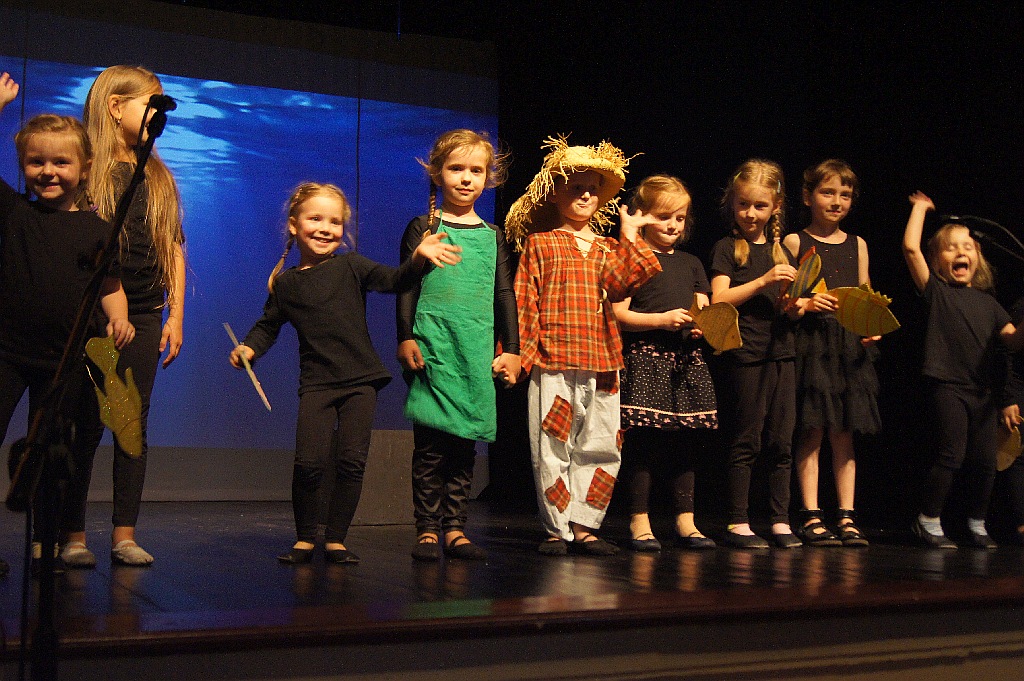 Bajka o rycerzu i złotej rybce na zakończenie roku w MCK