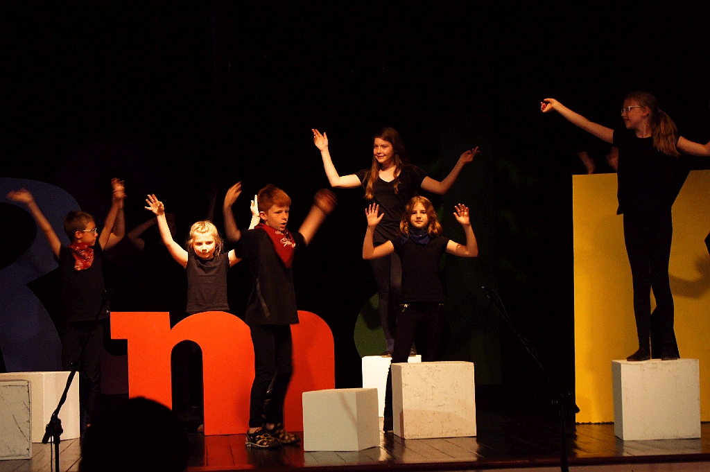 Bajka o rycerzu i złotej rybce na zakończenie roku w MCK