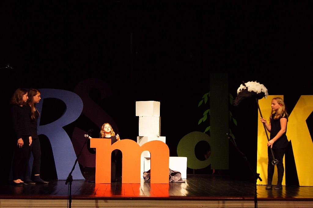 Bajka o rycerzu i złotej rybce na zakończenie roku w MCK