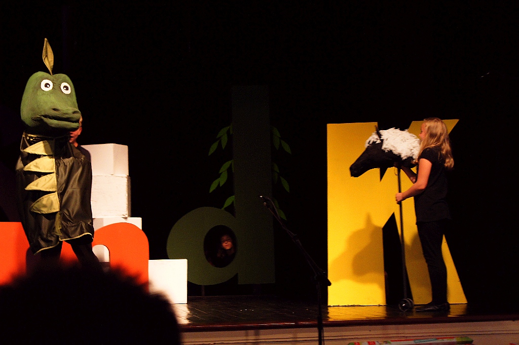 Bajka o rycerzu i złotej rybce na zakończenie roku w MCK