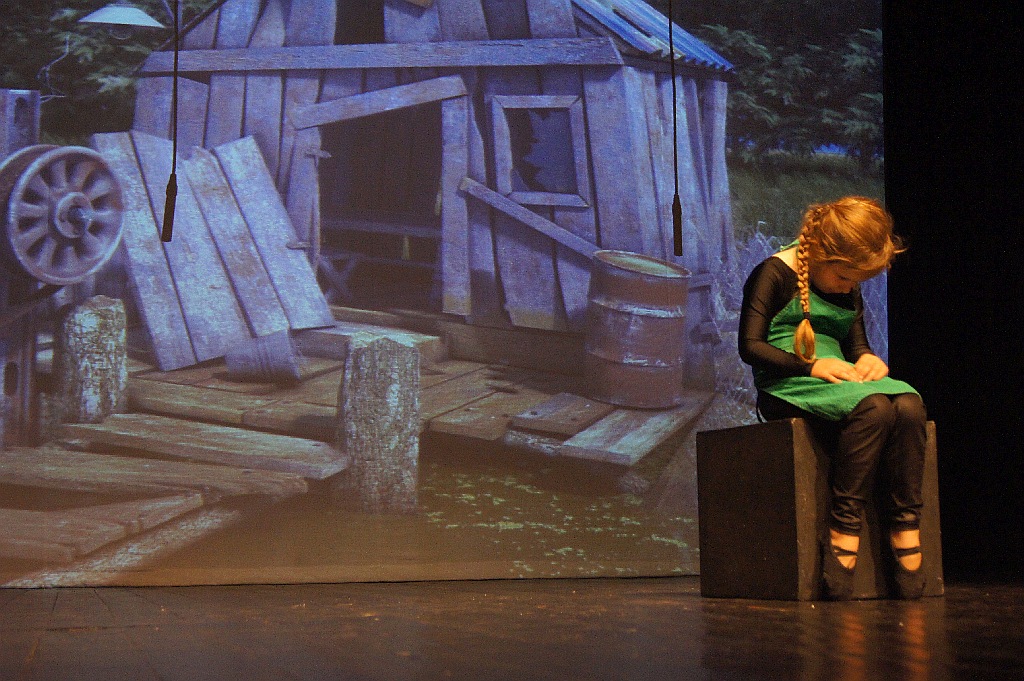 Bajka o rycerzu i złotej rybce na zakończenie roku w MCK