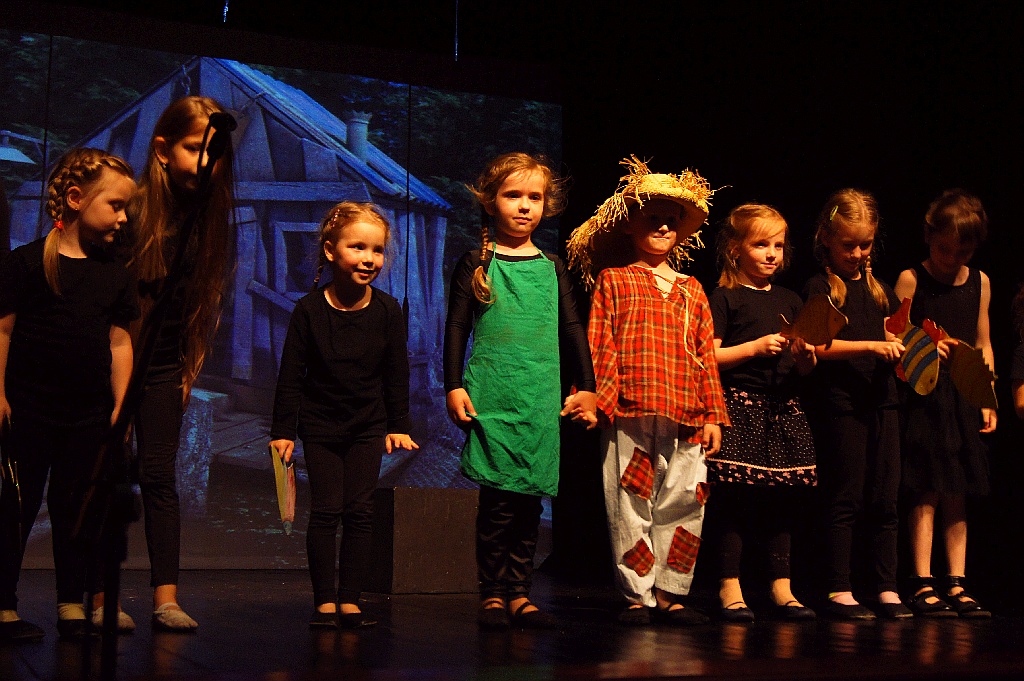 Bajka o rycerzu i złotej rybce na zakończenie roku w MCK