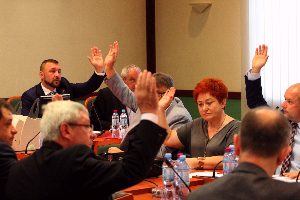 W poniedziałek miejscy radni obradowali na czerwcowej sesji