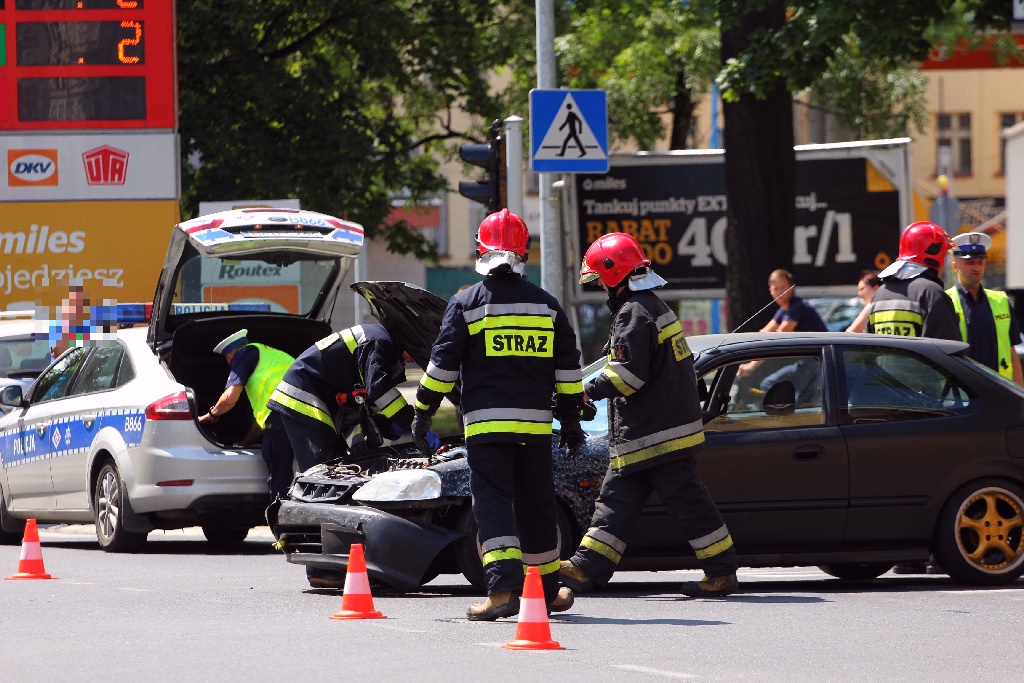 Wypadek na ulicy Skarbka. Jedna osoba odwieziona do szpitala