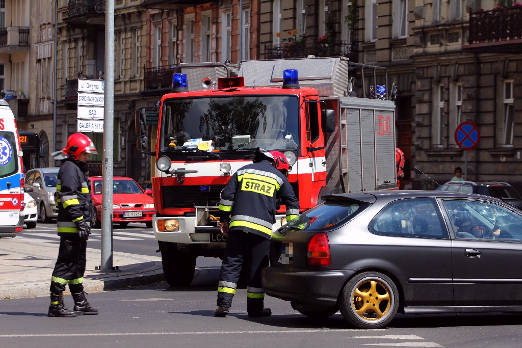 Wypadek na ulicy Skarbka. Jedna osoba odwieziona do szpitala