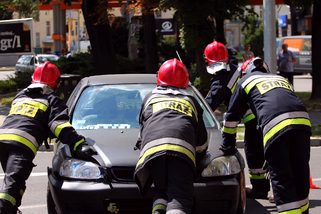 Wypadek na ulicy Skarbka. Jedna osoba odwieziona do szpitala