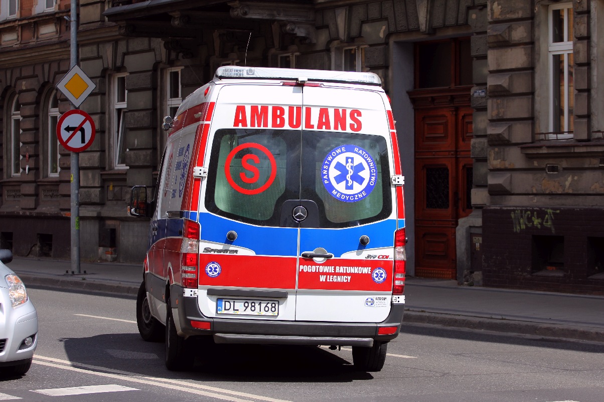 Wypadek na ulicy Skarbka. Jedna osoba odwieziona do szpitala