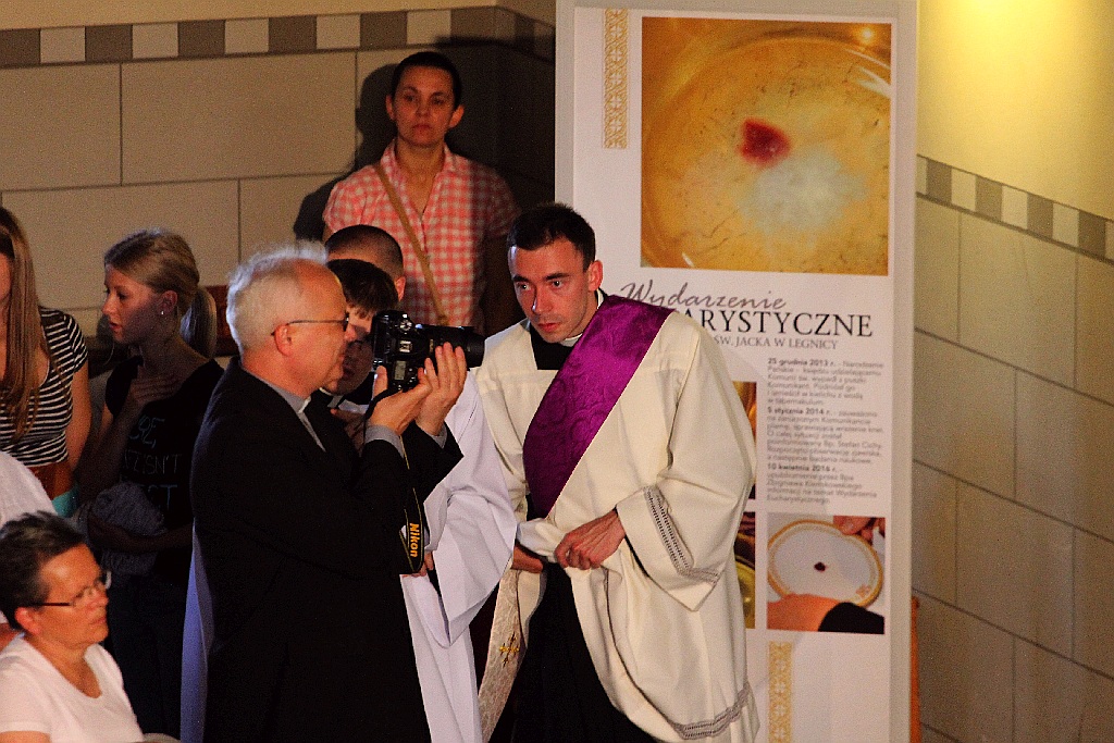 Ukazanie Relikwii wydarzenia eucharystycznego w Legnicy