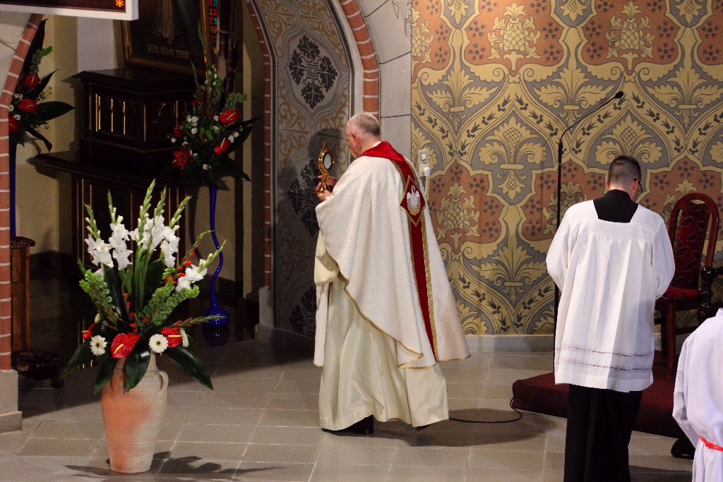 Ukazanie Relikwii wydarzenia eucharystycznego w Legnicy