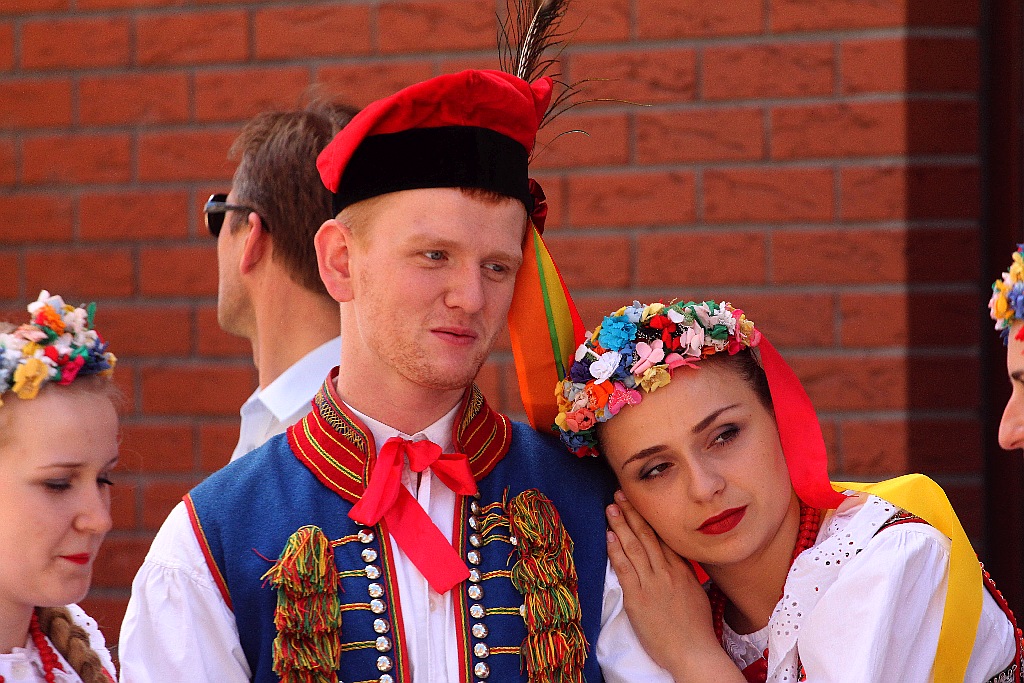 Barwny korowód folklorystyczny przeszedł przez Legnicę
