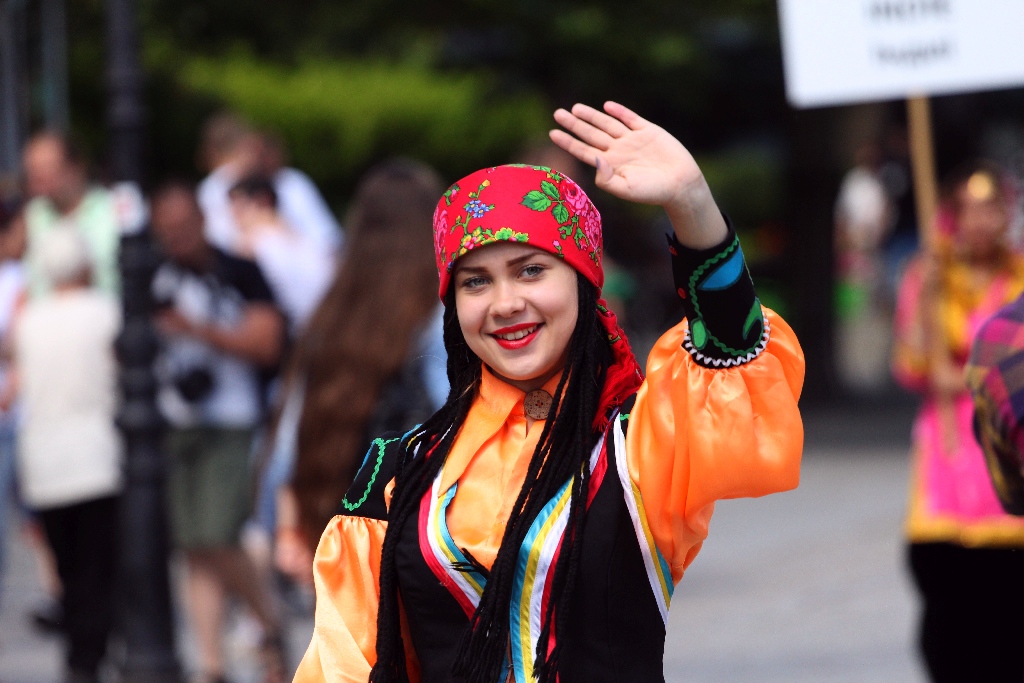 Barwny korowód folklorystyczny przeszedł przez Legnicę