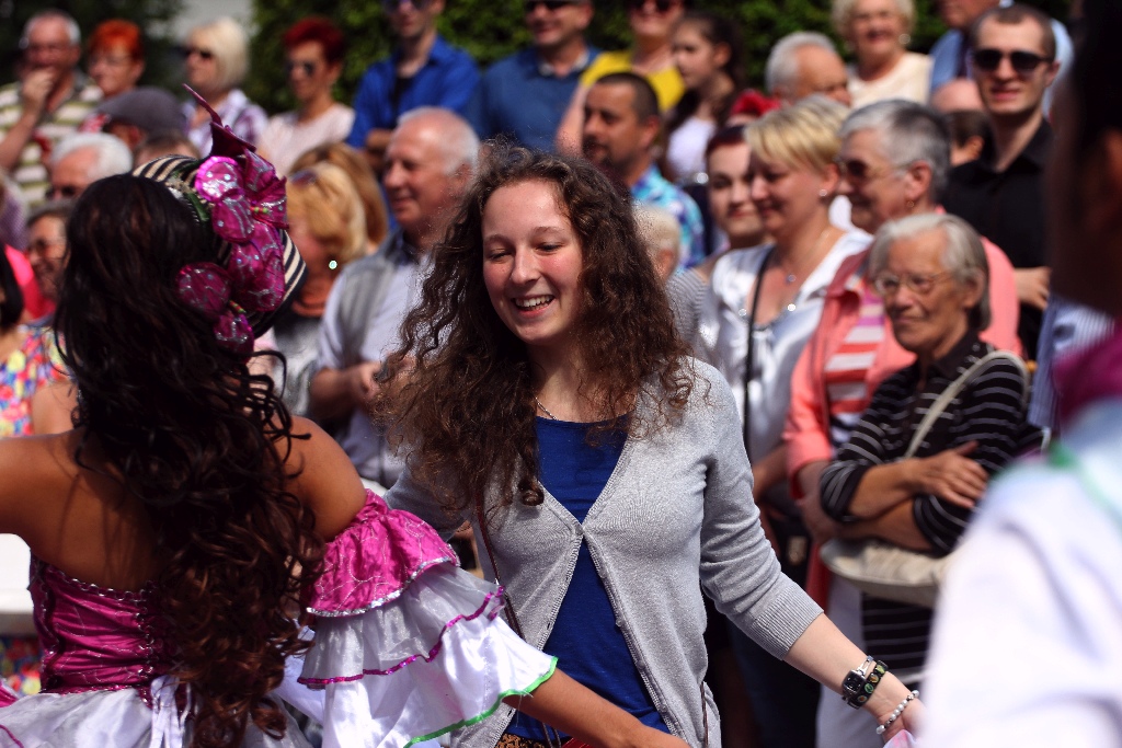 Barwny korowód folklorystyczny przeszedł przez Legnicę