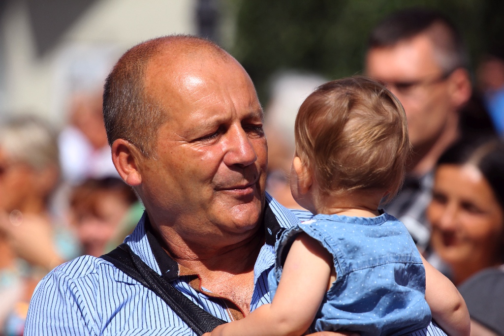 Barwny korowód folklorystyczny przeszedł przez Legnicę