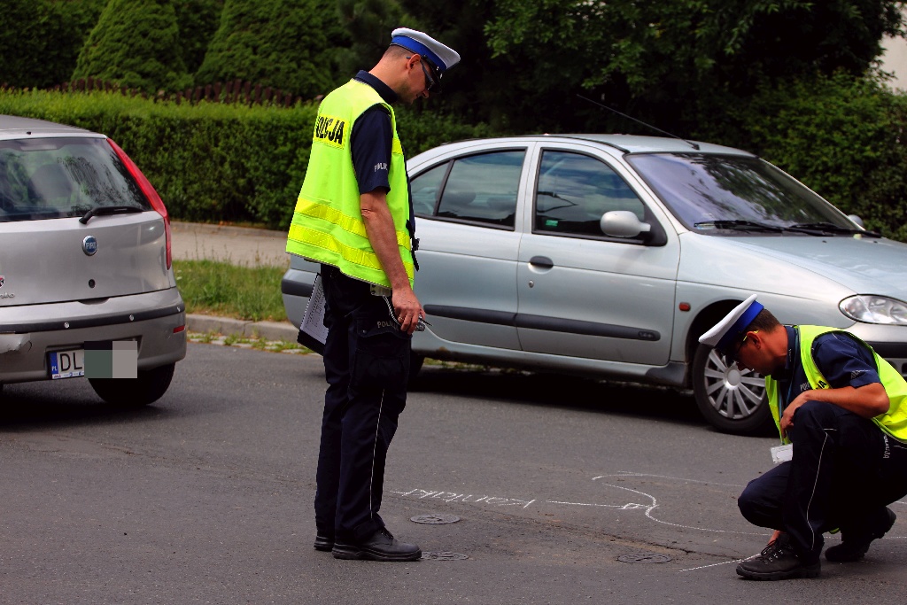 Wypadek na Okrężnej. Trzy osoby odwieziono do szpitala