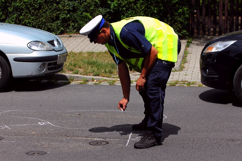 Wypadek na Okrężnej. Trzy osoby odwieziono do szpitala