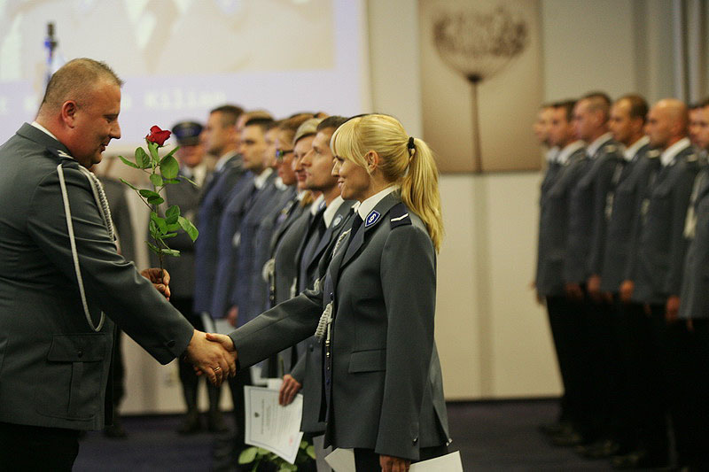 Akademia policyjna w Qubusie. Awanse, odznaczenia i ciepłe słowa