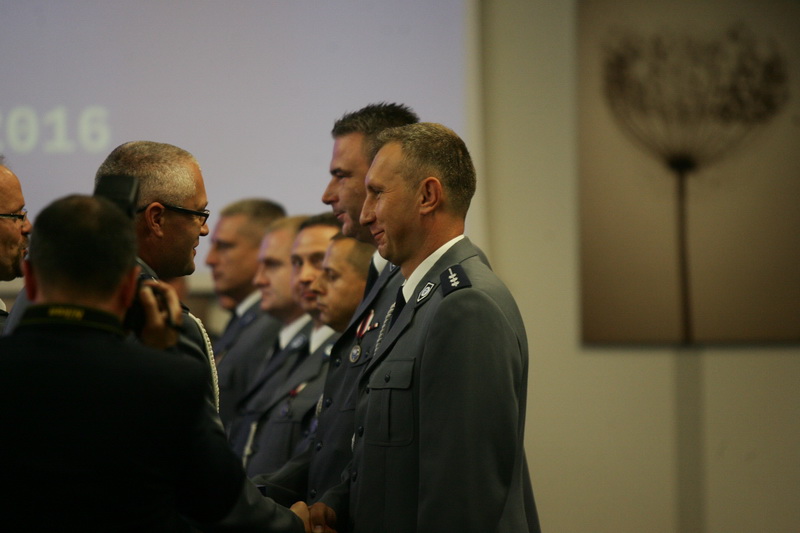 Akademia policyjna w Qubusie. Awanse, odznaczenia i ciepłe słowa