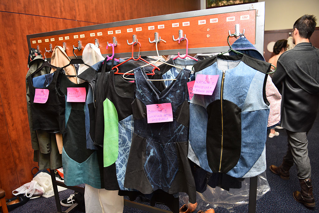 Gwiazdy seriali pokazały kreacje legnickich projektantów